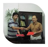 新竹公司董事長和日本千葉工業(yè)大學(xué)矢澤勇樹博士簽訂技術(shù)合作協(xié)議。